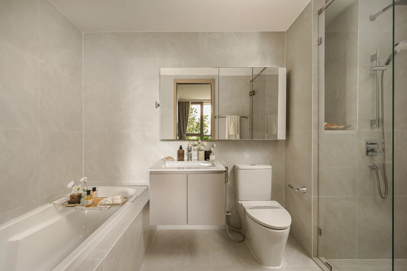 CANVAZ Palette Cherngtalay — bathroom with a bath and a glass shower